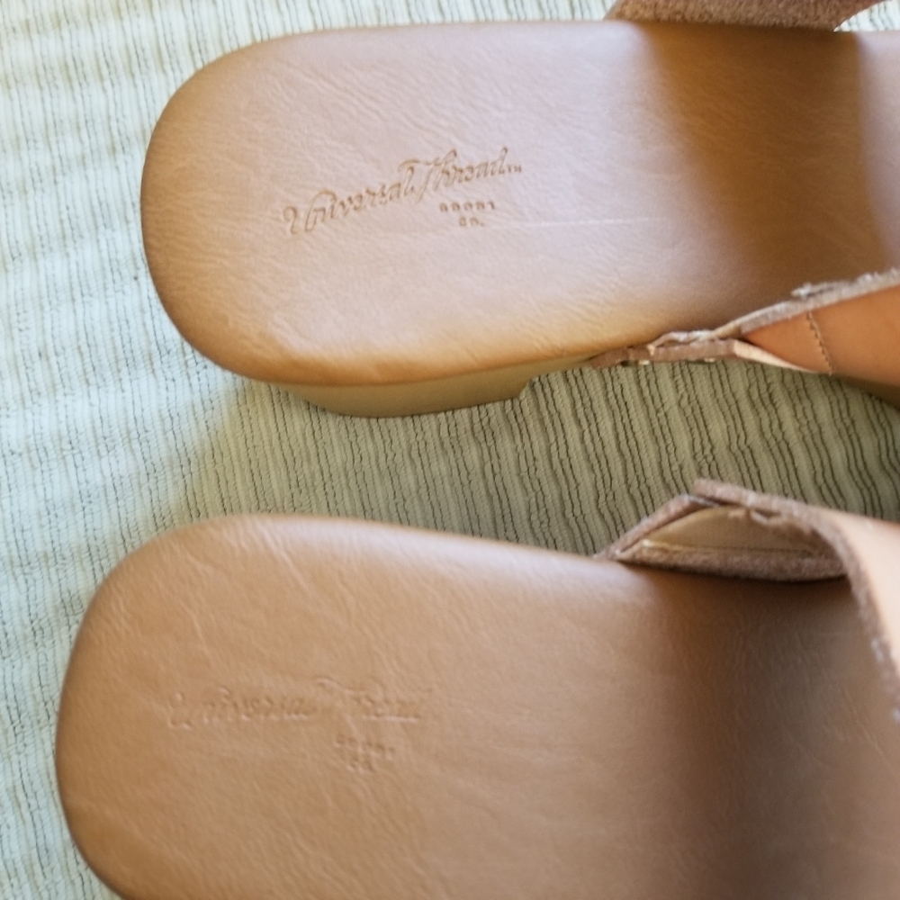Universal Thread Shoes - Picture 7 of 8